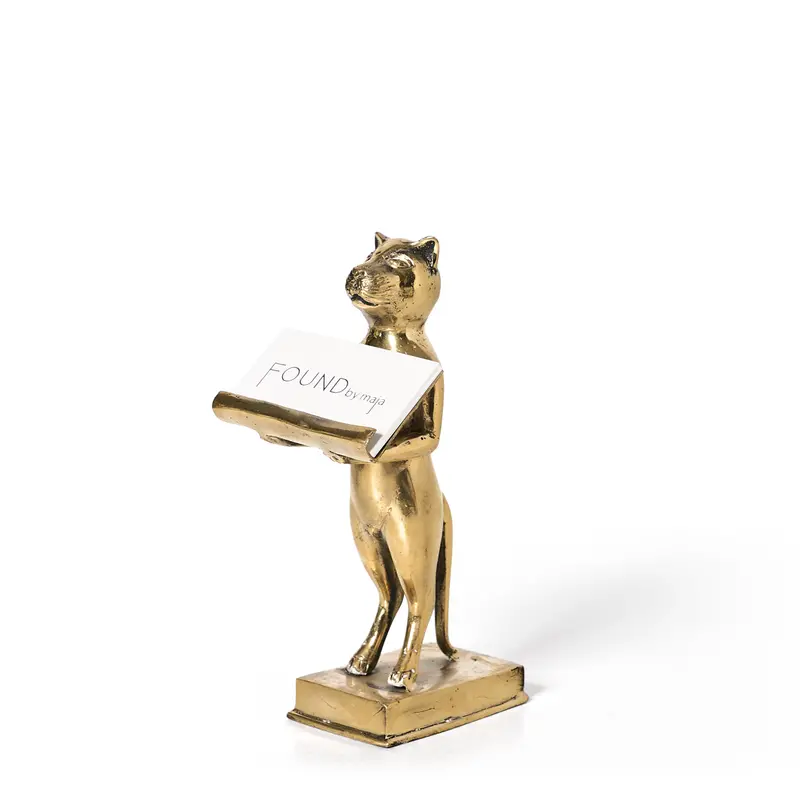 Minimalist Business Card Holder – Sleek Desk Accessory 1